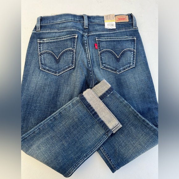 Levi’s - Picture 2 of 4